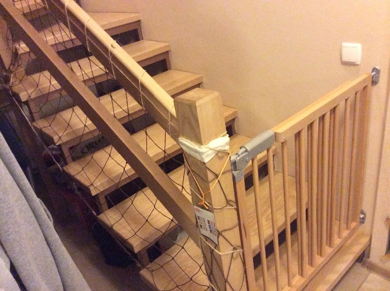 безопасная лестница для детей на второй этаж